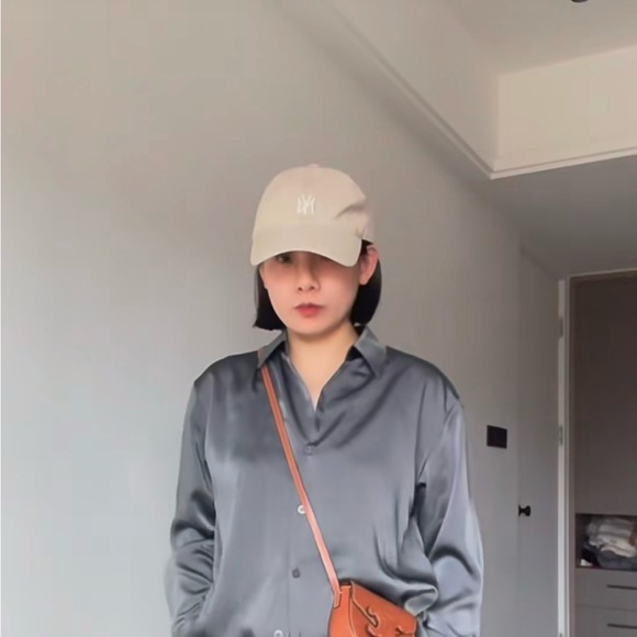 [UNIQLO] Satin Blouse - Picture 11 of 11